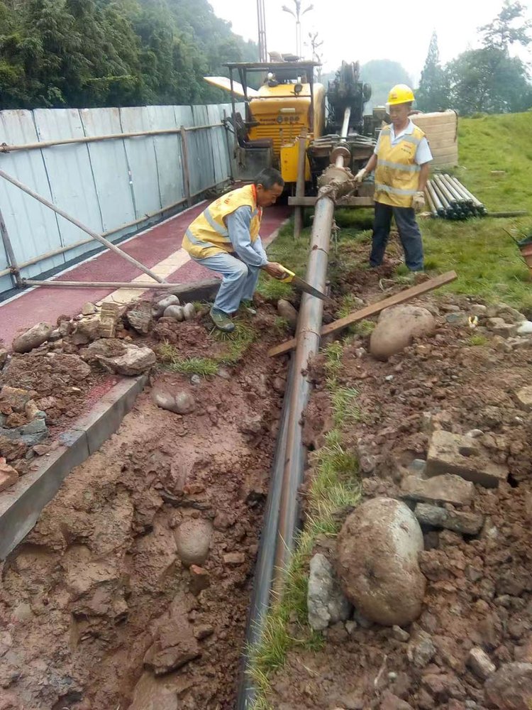 成都钻龙非开挖拉管工程队 专业定向钻施工，承接各类非开挖工程